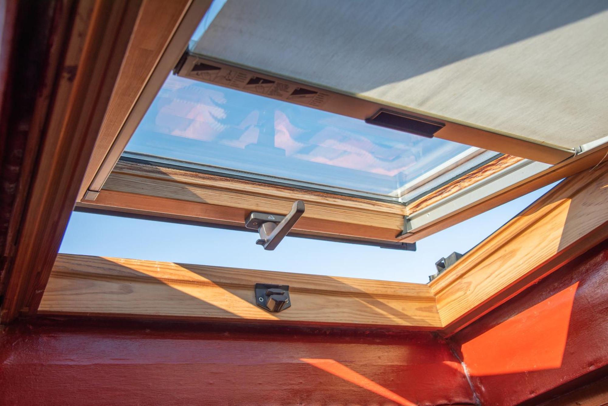 Sunset Rooftop Apartment